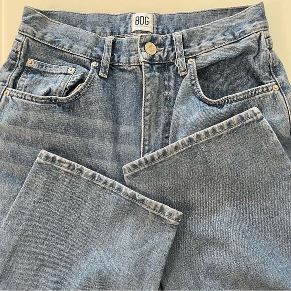 BDG High-Rise Baggy Jeans Straight Leg High Waist Medium Wash Size 30 90's Retro - Picture 7 of 9